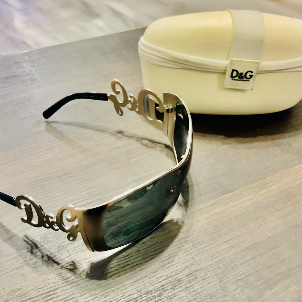 Vintage Dolce & Gabbana women’s sunglasses  p8G 6019 05/6G 1203N